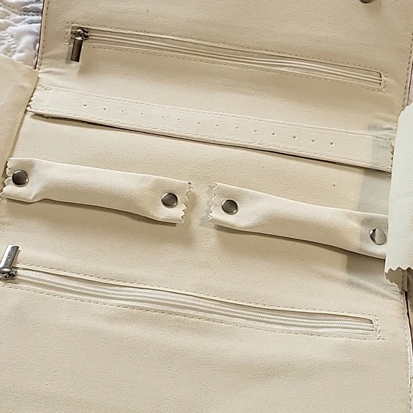 New! Jewelry travel case, red color NWOT - Picture 6 of 6